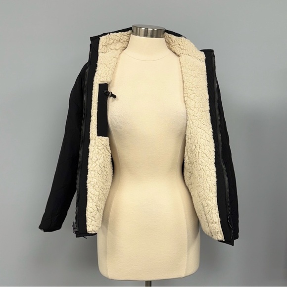 NWT Z SUPPLY ZS On The Go Reversible Jacket Black Quilted & Ivory Teddy Size XS - Picture 13 of 15
